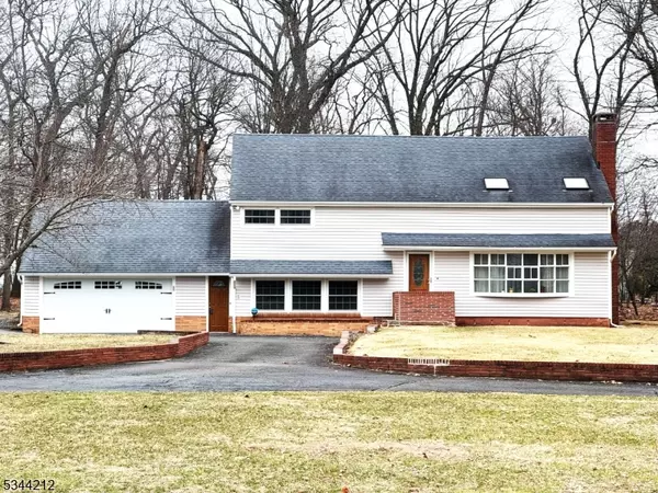 102 Woods Rd, Hillsborough Twp., NJ 08844