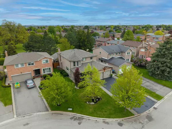 Caledon, ON L7E 1N3,29 Sir Lancelot CT