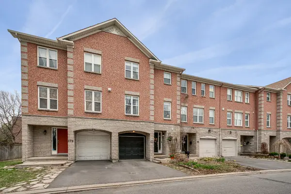 Overbrook - Castleheights And Area, ON K1K 4W9,177 Arcola Private