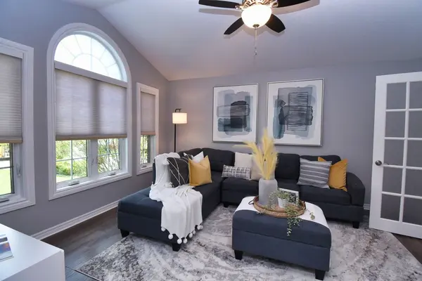 Hamilton, ON L0R 1W0,16 Hollybank WAY