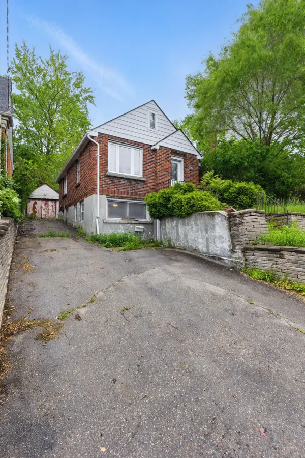 London East, ON N5Y 2L9,784 Adelaide ST N