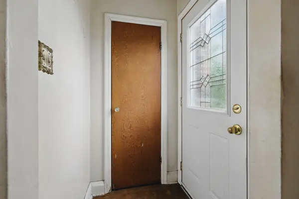 London East, ON N5Y 2L9,784 Adelaide ST N