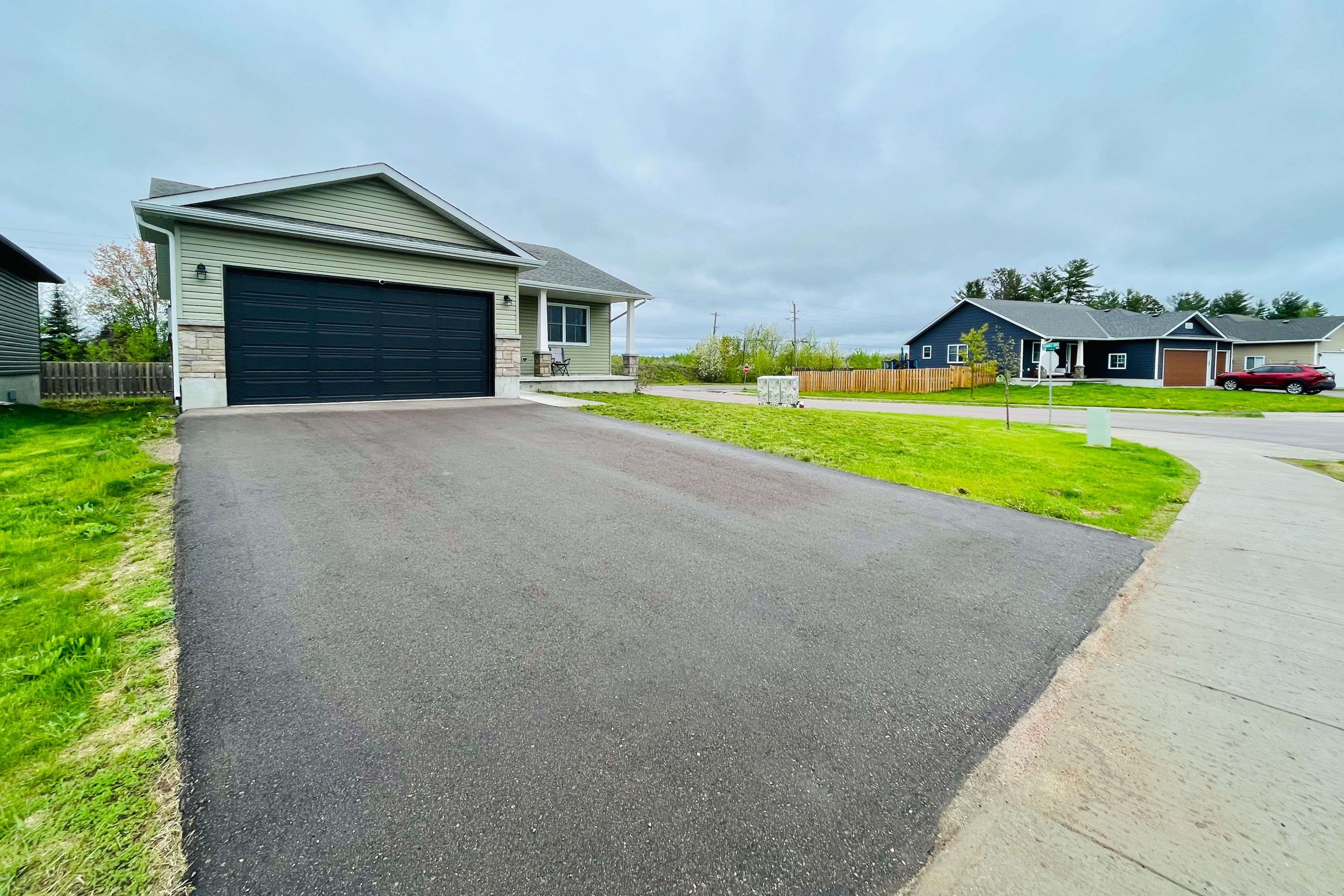 Petawawa, ON K8H 2W8,20 Terrance DR