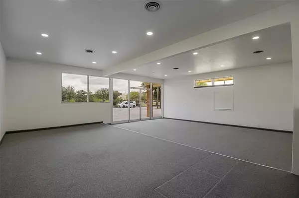 Waxahachie, TX 75165,1408 W Jefferson Street
