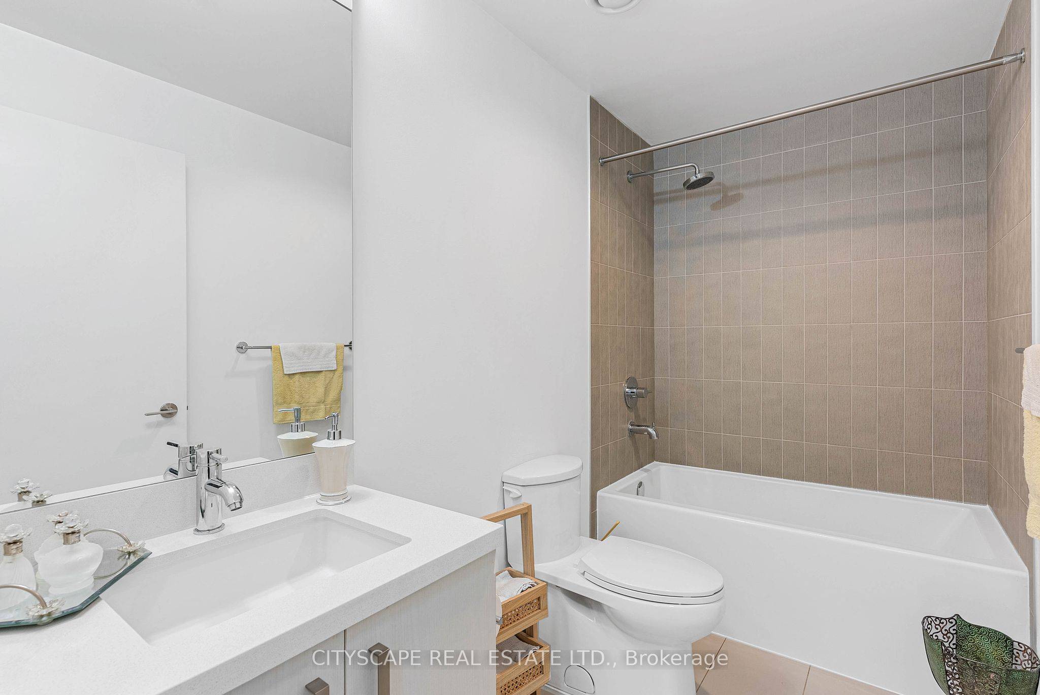 Toronto C08, ON M5A 0G4,120 Bayview AVE #N218