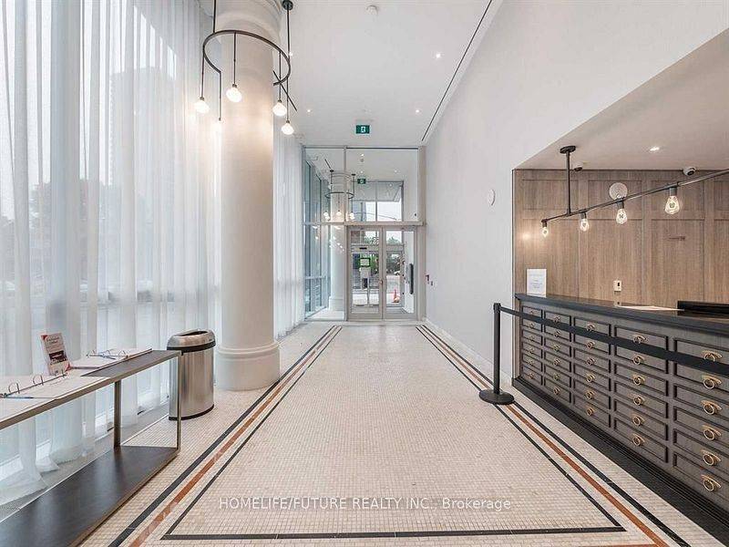 Toronto C03, ON M4R 0A4,33 Helendale AVE #1802