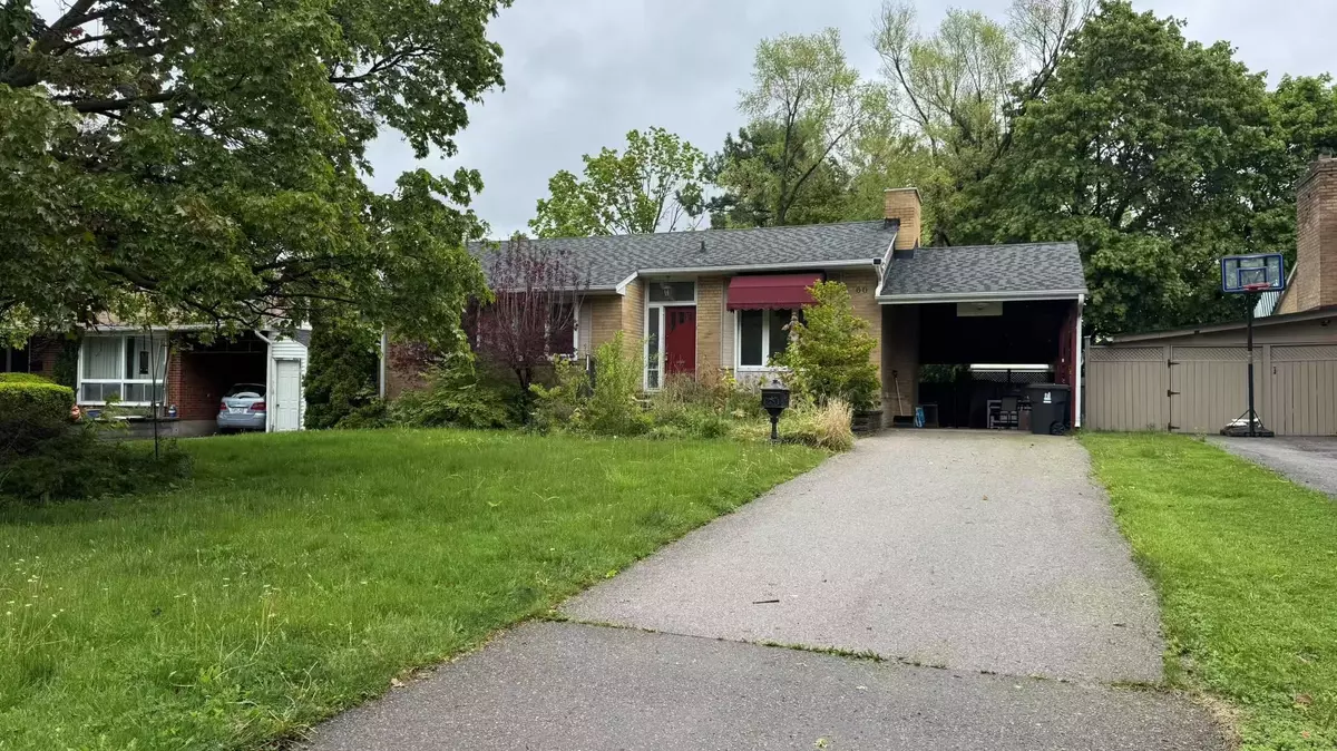Toronto C13, ON M3C 2E7,60 Paperbirch DR #BSMT
