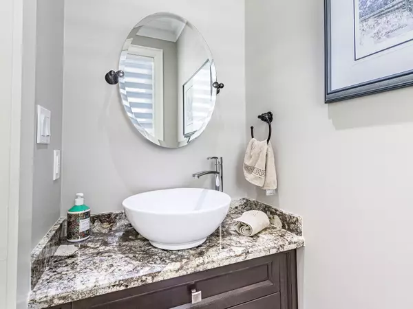 King, ON L7B 1B8,119 Dennison ST