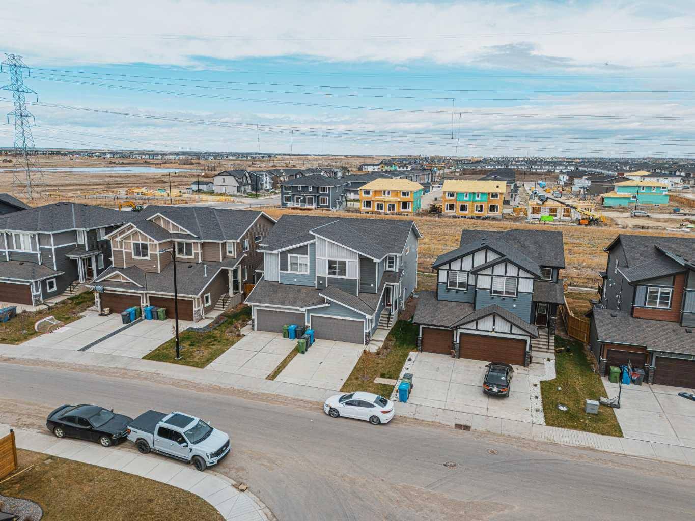 Chestermere, AB T1X 2P6,114 Waterford RD