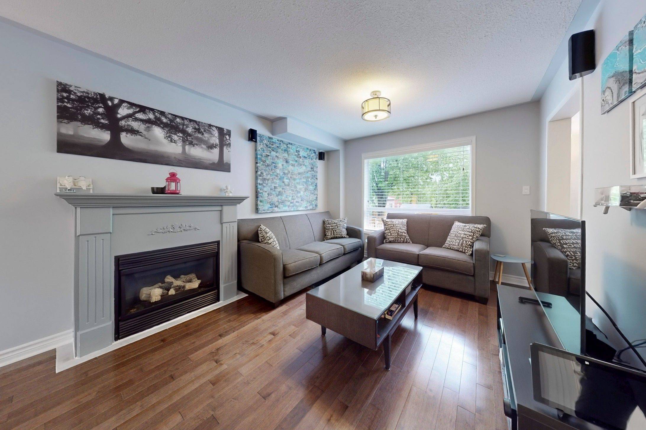 Whitby, ON L1M 1H5,4 Blanchard CT
