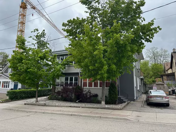 Kitchener, ON N2H 2Z6,58 Madison AVE N
