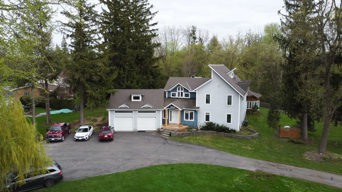 3208 Richmond RD, Qualicum - Bruce Farm - Greenbelt And Area, ON K2H 5B6