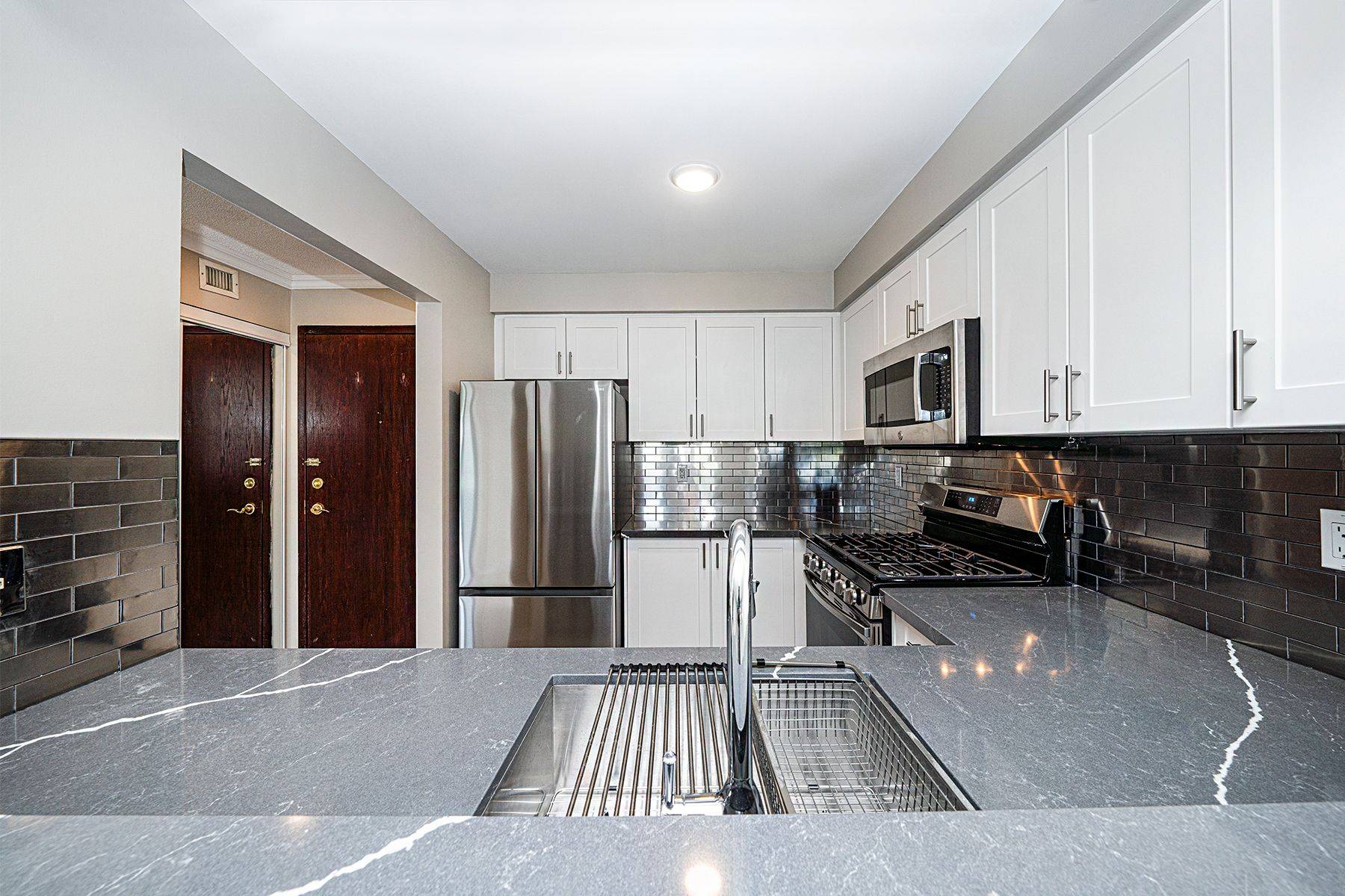 Toronto C14, ON M2N 6S5,38 Hollywood AVE #312