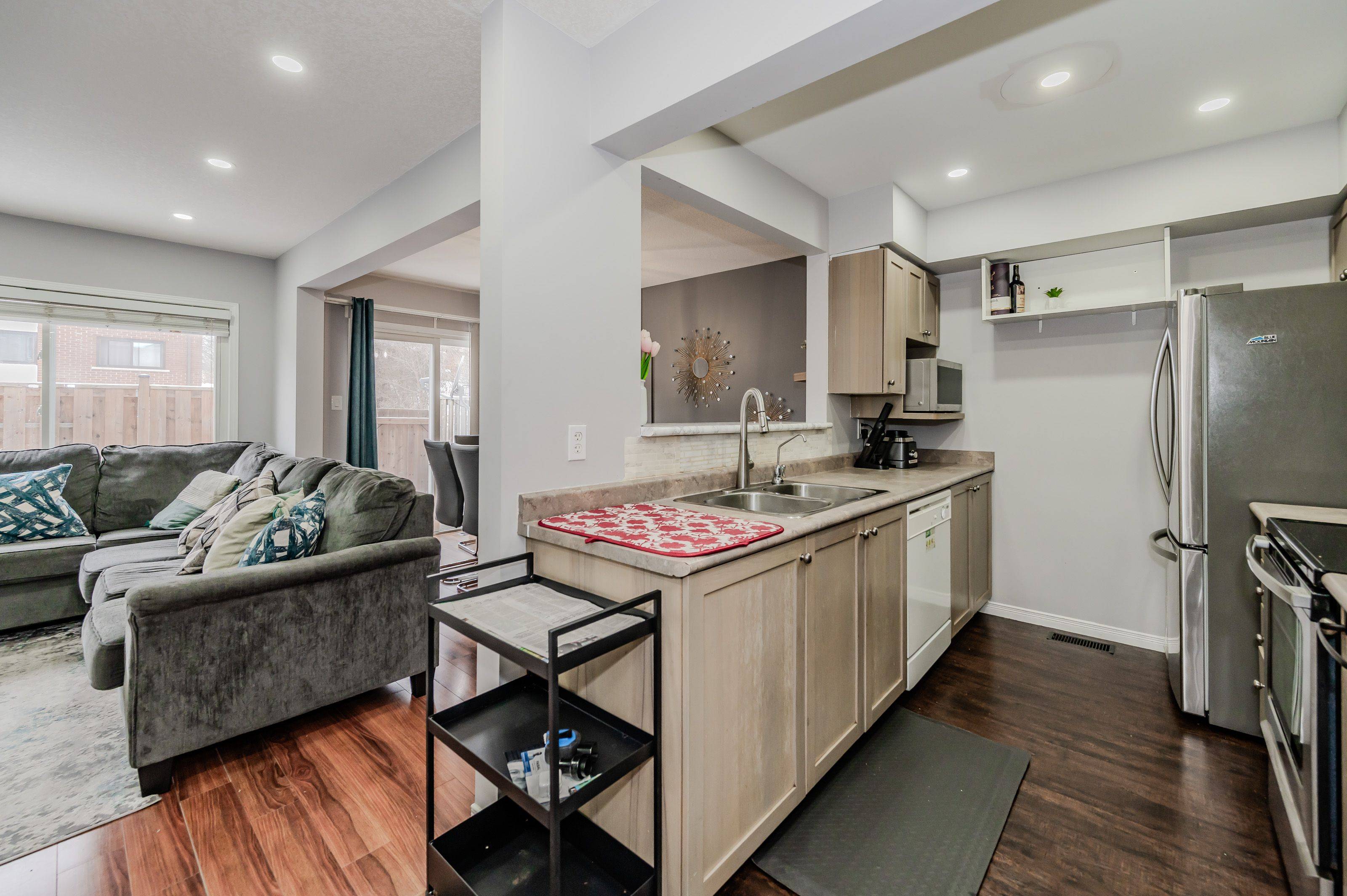 Cambridge, ON N1R 4T7,120 Dudhope AVE #20