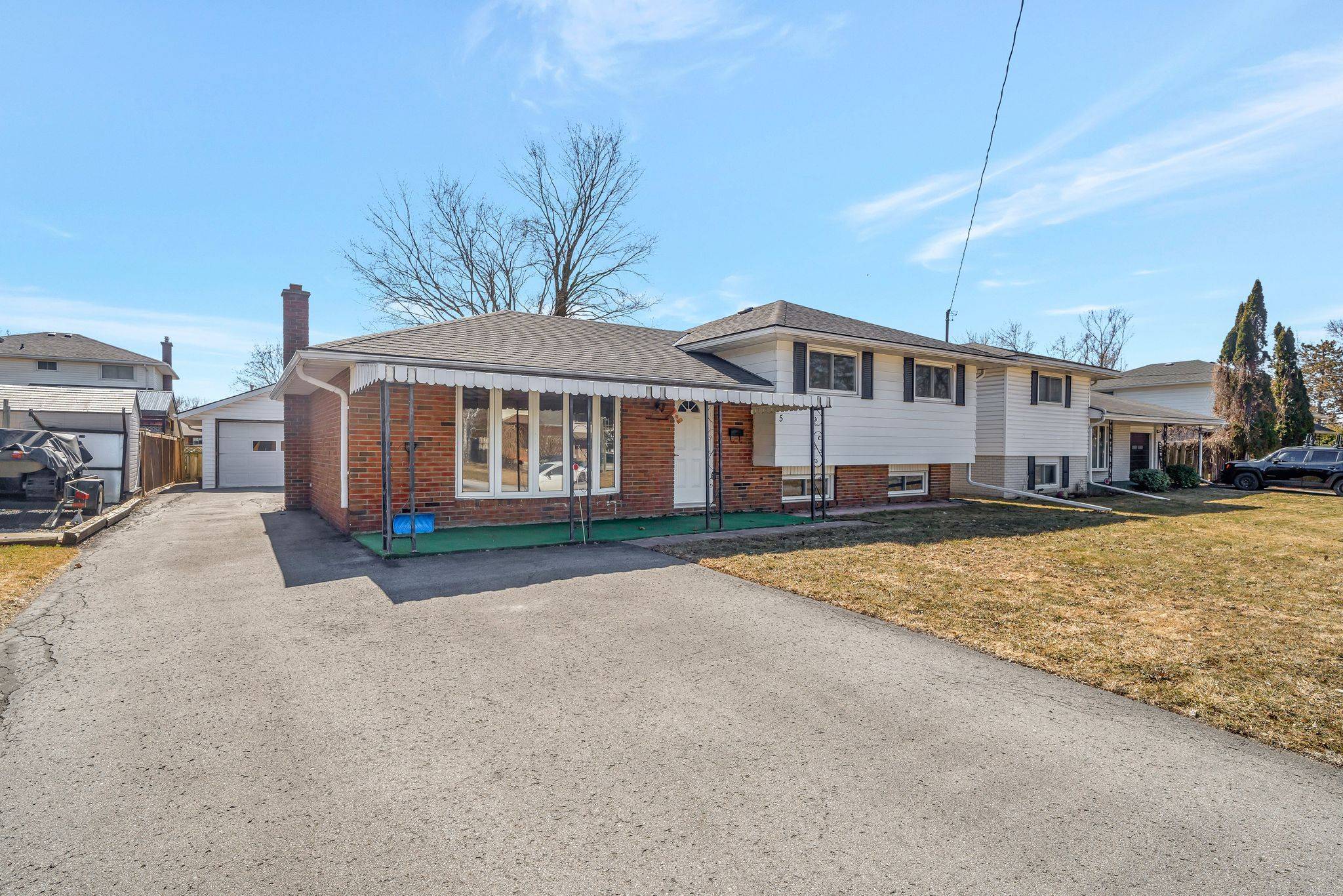 Belleville, ON K8N 1Y6,5 Joyce CRES