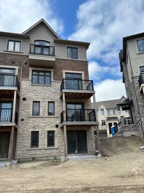 Markham, ON L6C 3L5,87 West Village LN