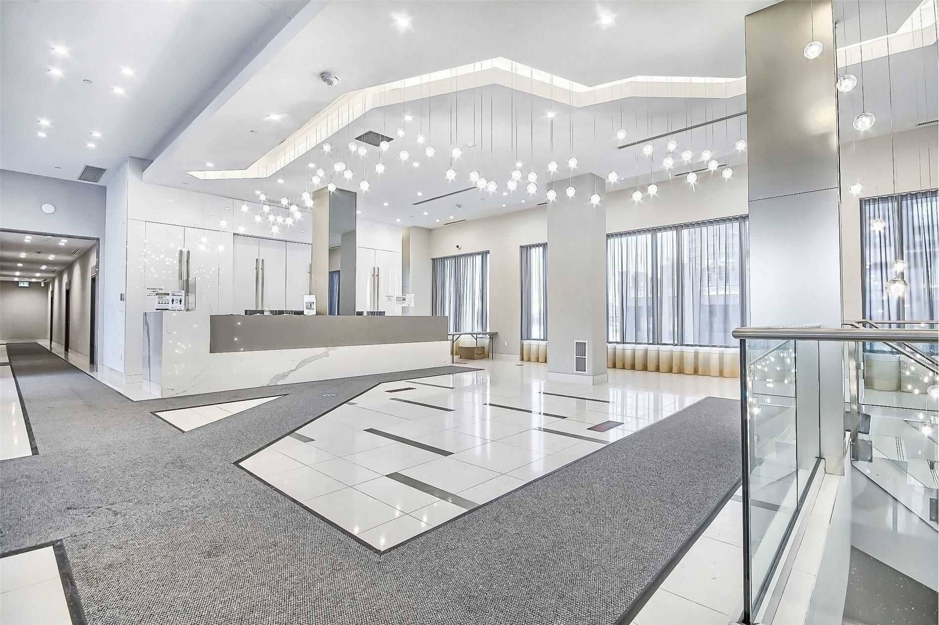 Mississauga, ON L5R 0G8,35 Watergarden DR #110