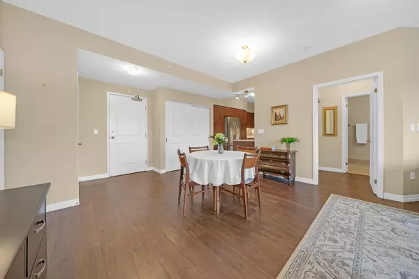 Aurora, ON L4G 1L7,400 William Graham DR #301