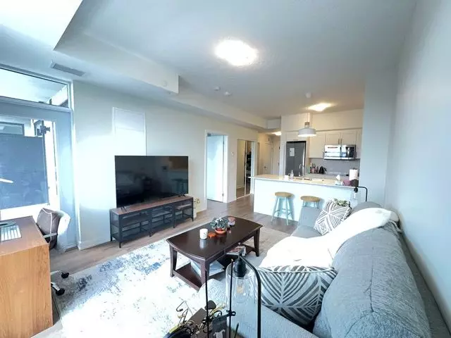 600 N Service RD #316, Hamilton, ON L8E 0L2