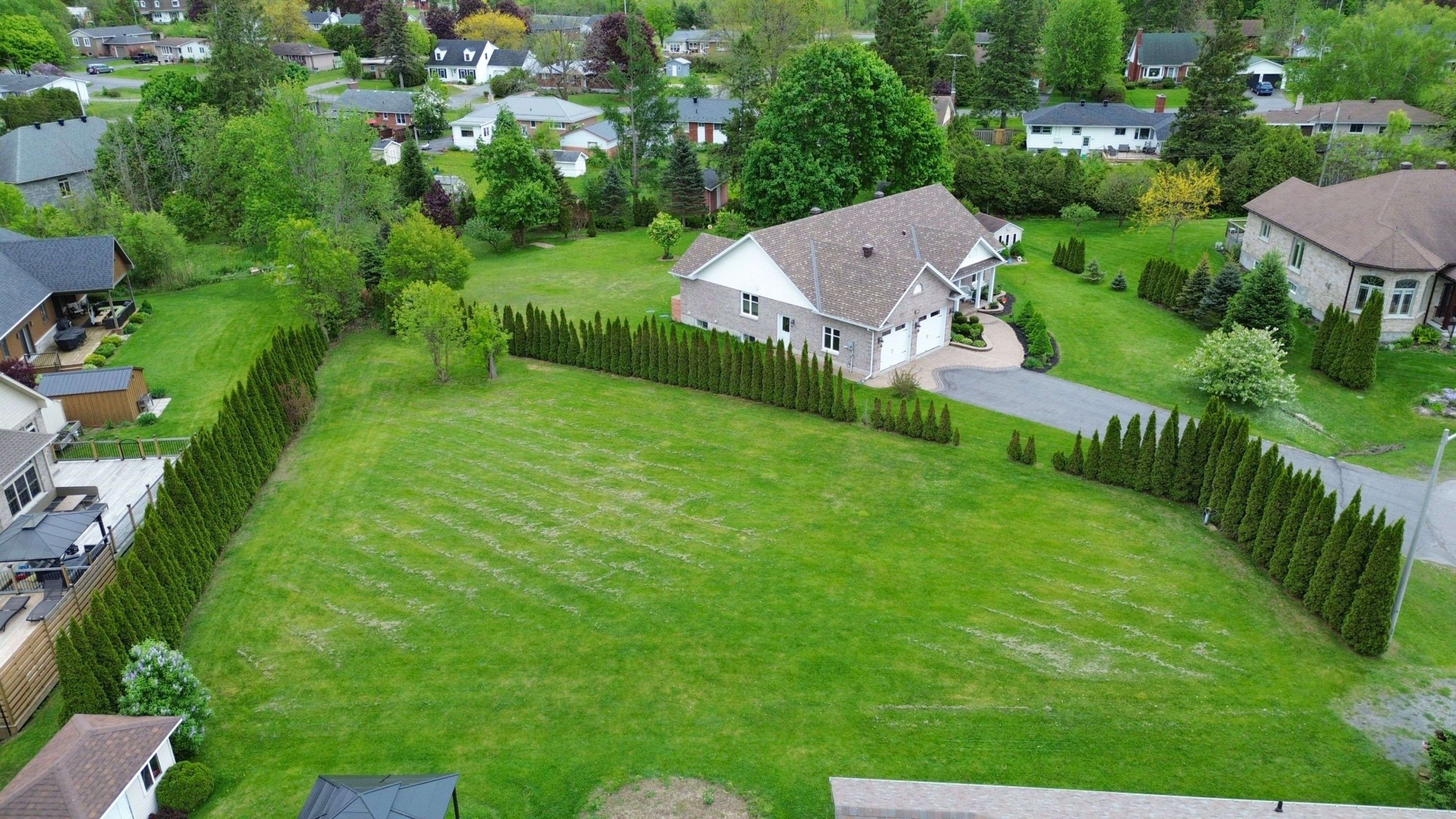 South Stormont, ON K0C 1P0,17 Penny LN