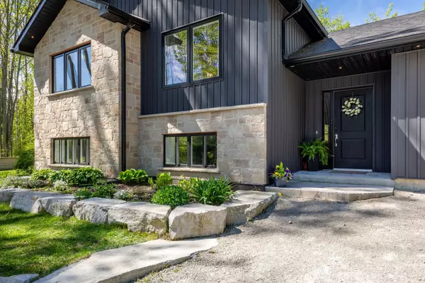 Tay, ON L0K 2A0,4 DAVIS DR