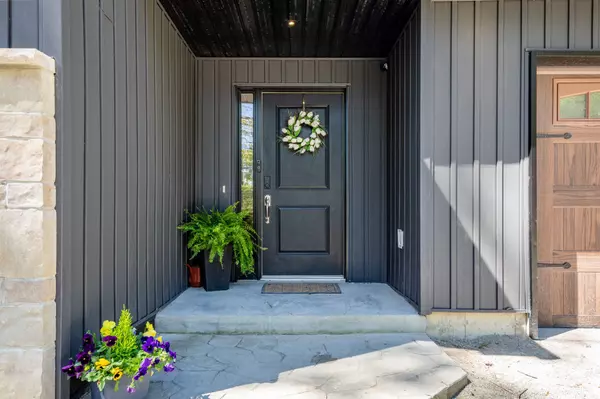 Tay, ON L0K 2A0,4 DAVIS DR