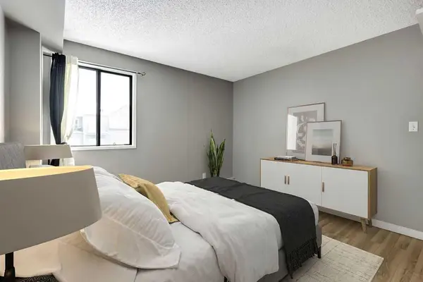 Calgary, AB T2G 4Z8,111 14 AVE SE #305