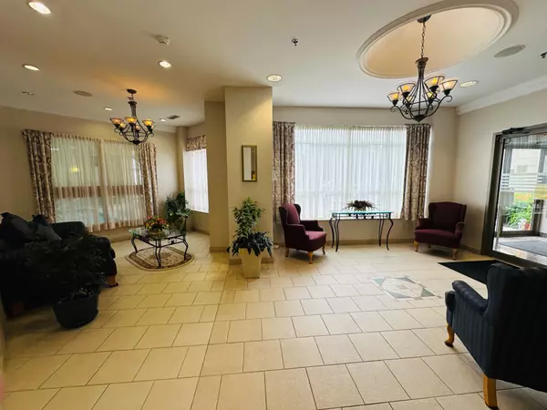 Mississauga, ON L5M 5W6,4640 Kimbermount AVE #103