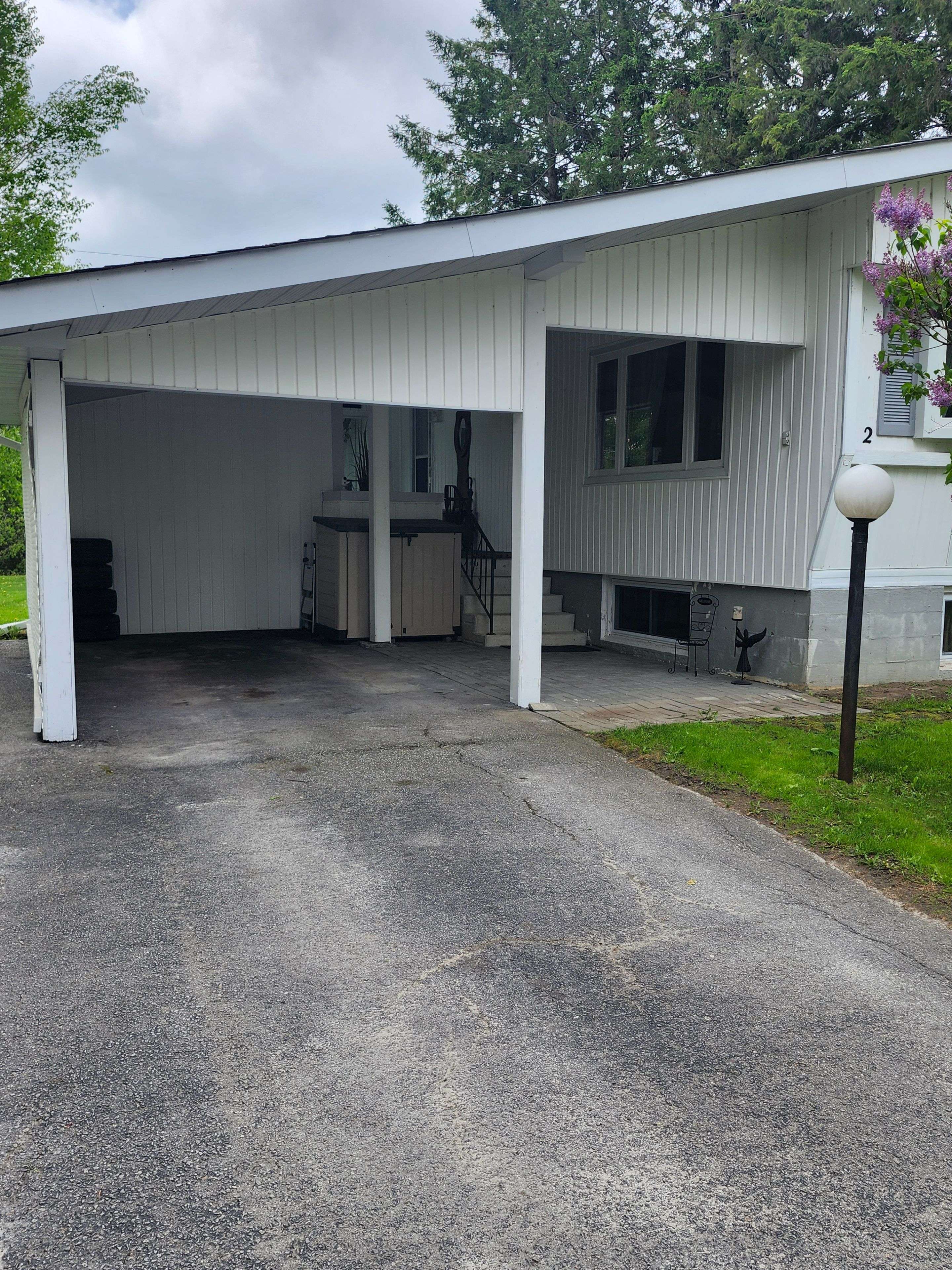Kawartha Lakes, ON K9V 0H5,2 Park CRES