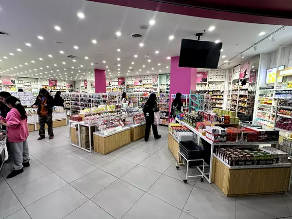 Toronto C14, ON M2N 6Z4,5095 yonge ST