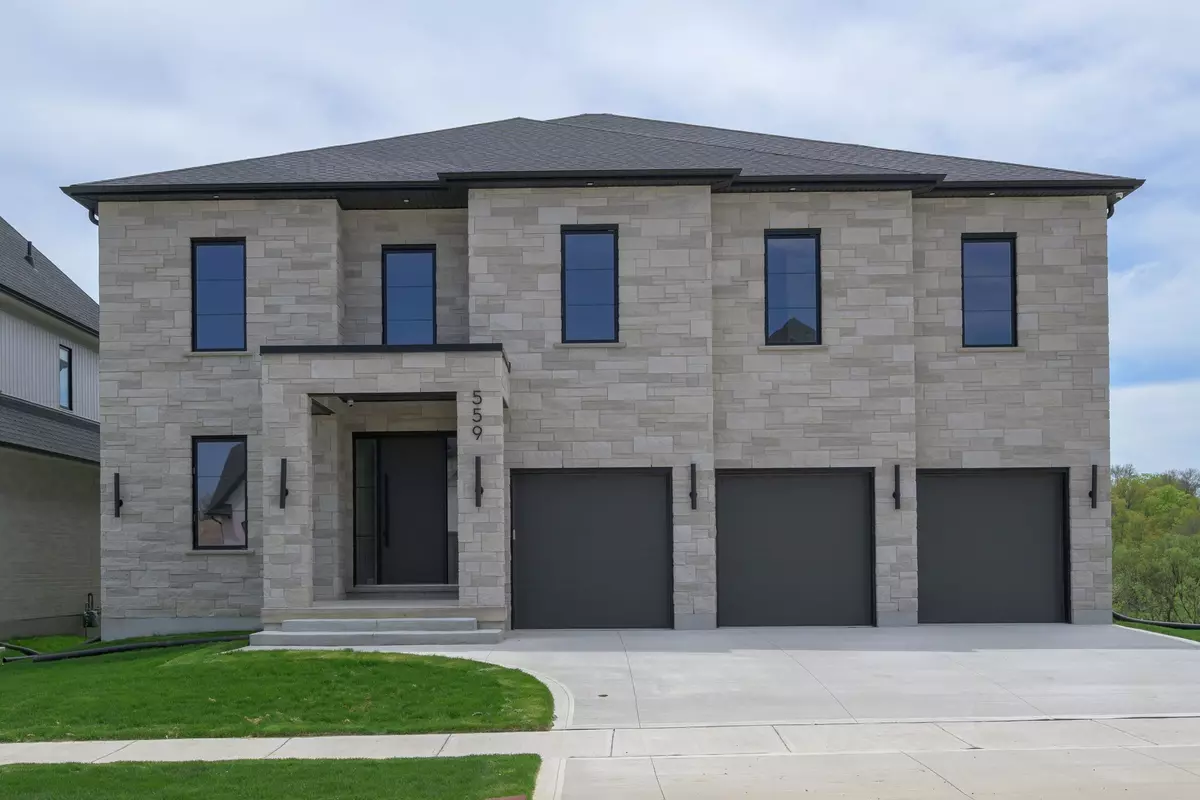 London North, ON N6G 3X9,559 Creekview Chase