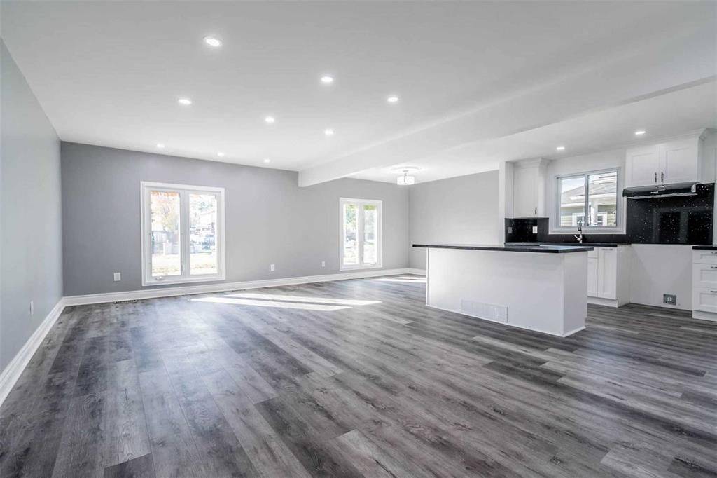 Welland, ON L3C 4M5,22 CHANTLER RD #Main