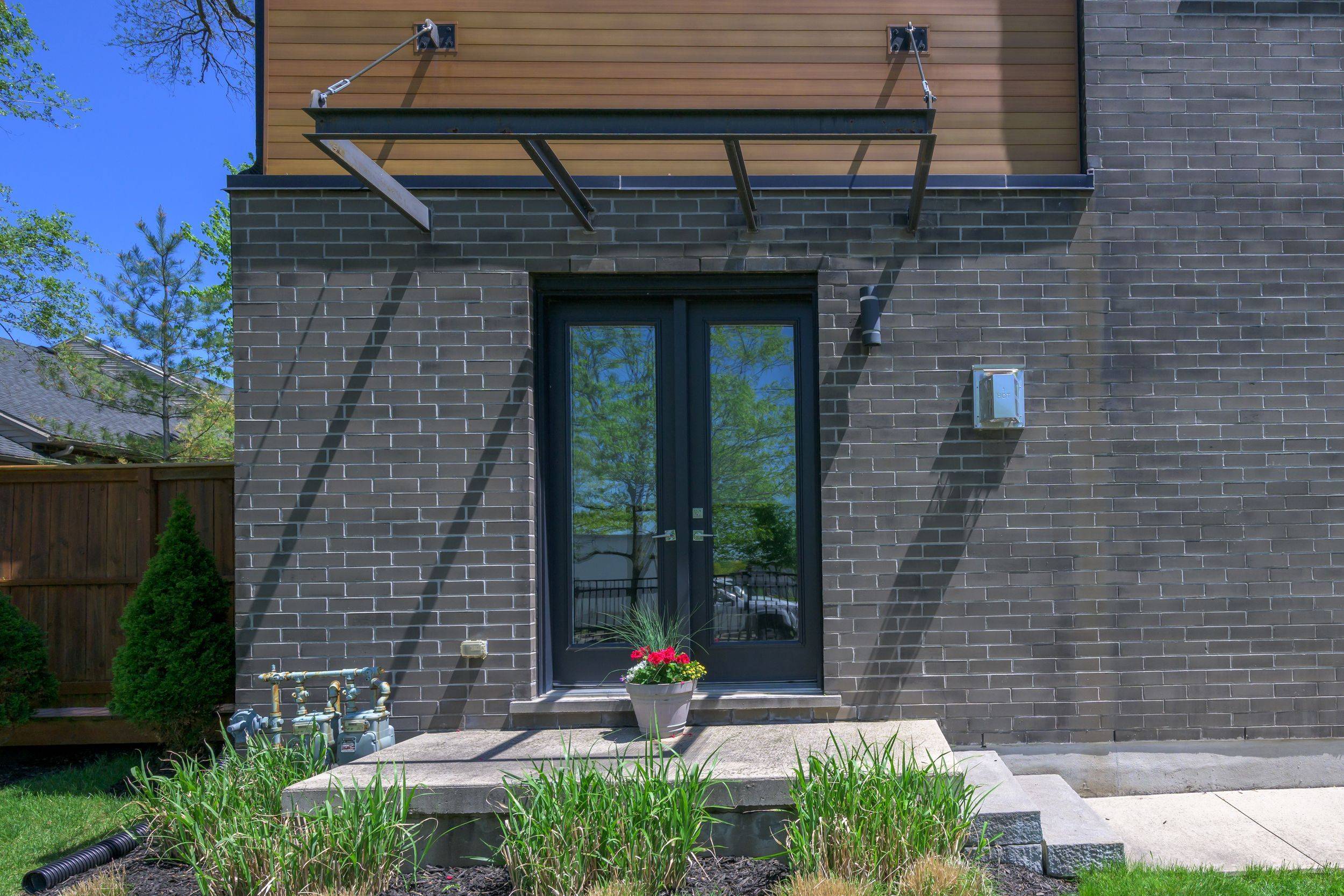 London North, ON N6H 3R9,433 Hyde Park RD #2