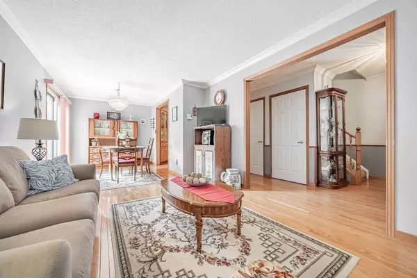 Mississauga, ON L5N 1M1,6540 Falconer DR #124