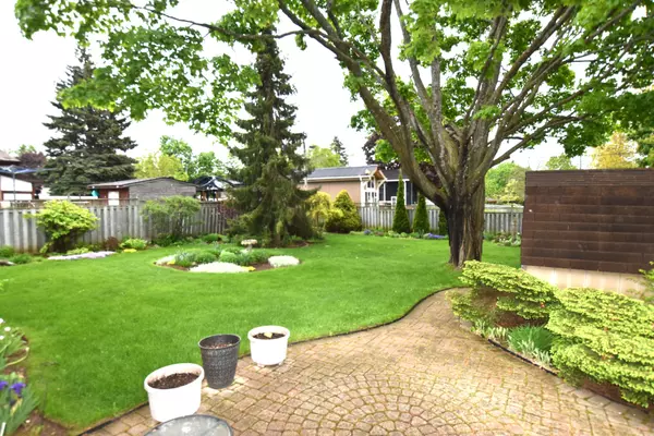 Peterborough North, ON K9H 6J5,17 Trillium LN