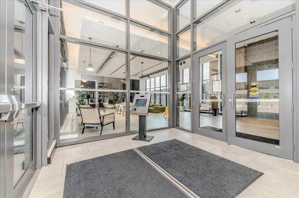 Cambridge, ON N1S 0C3,15 Glebe ST #1406