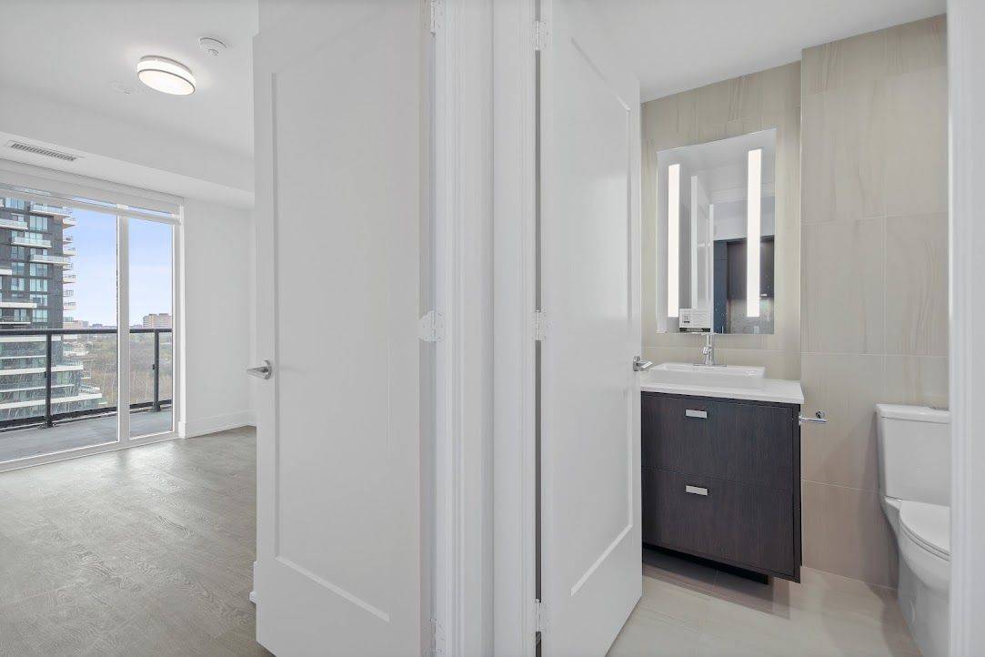 Toronto C13, ON M3C 0P9,10 Inn On The Park DR #1506