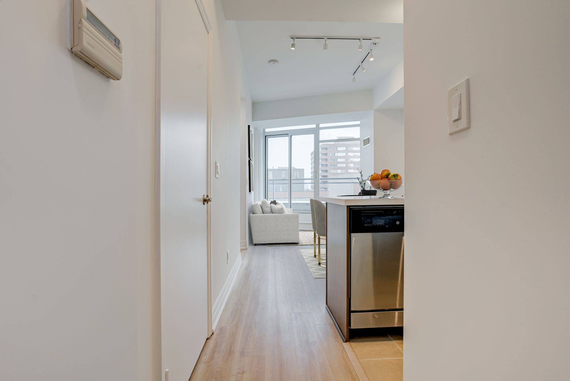 Toronto C02, ON M5R 1M2,8 Scollard ST #PH108