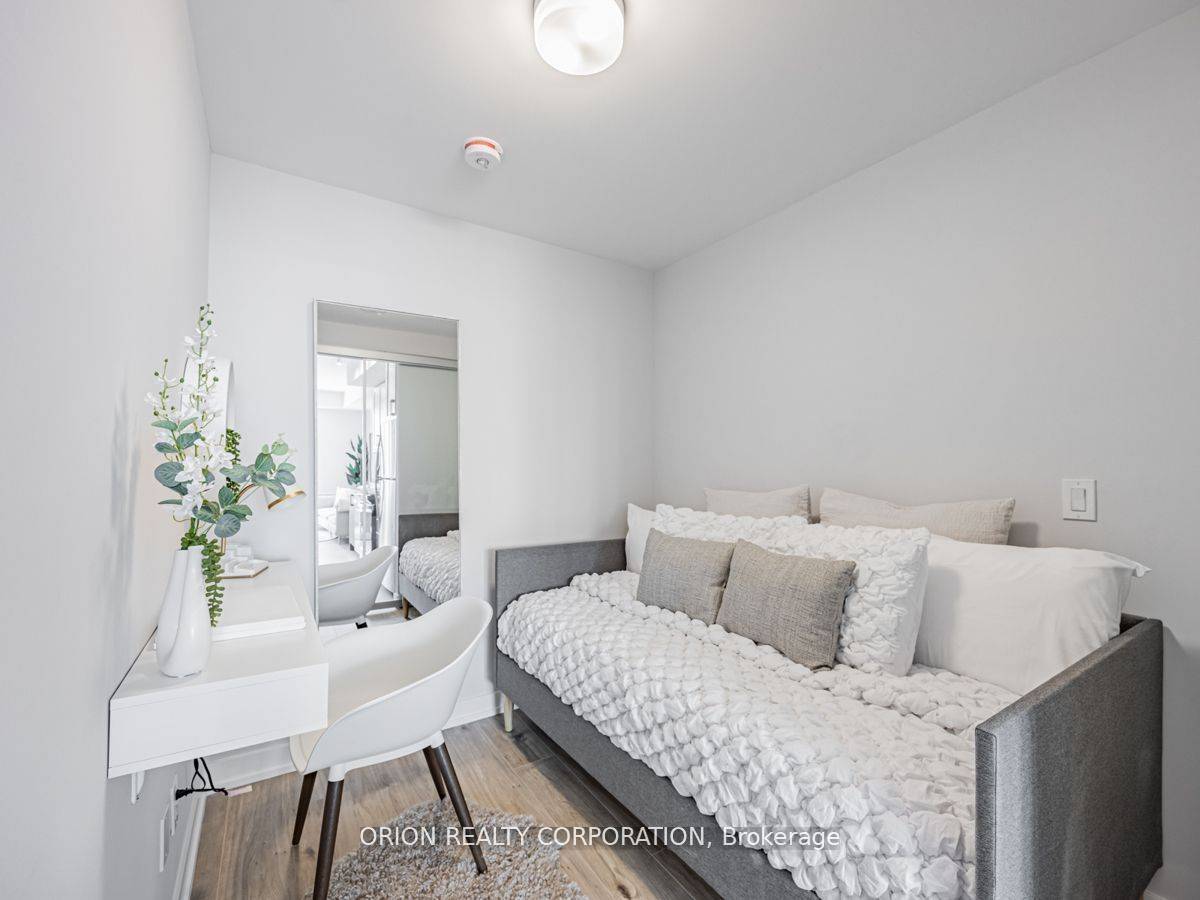 Whitby, ON L1N 4K2,201 Brock ST S #214