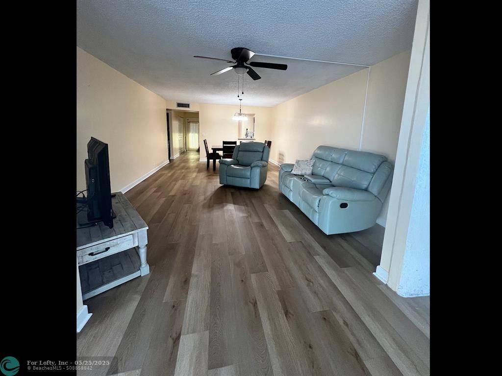 Margate, FL 33063,7320 Lake Circle Dr  #204