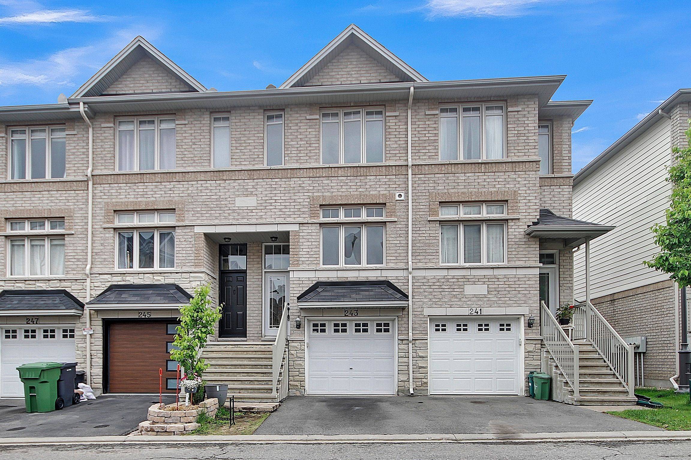Cityview - Parkwoods Hills - Rideau Shore, ON K2E 0A9,243 Stroget Private