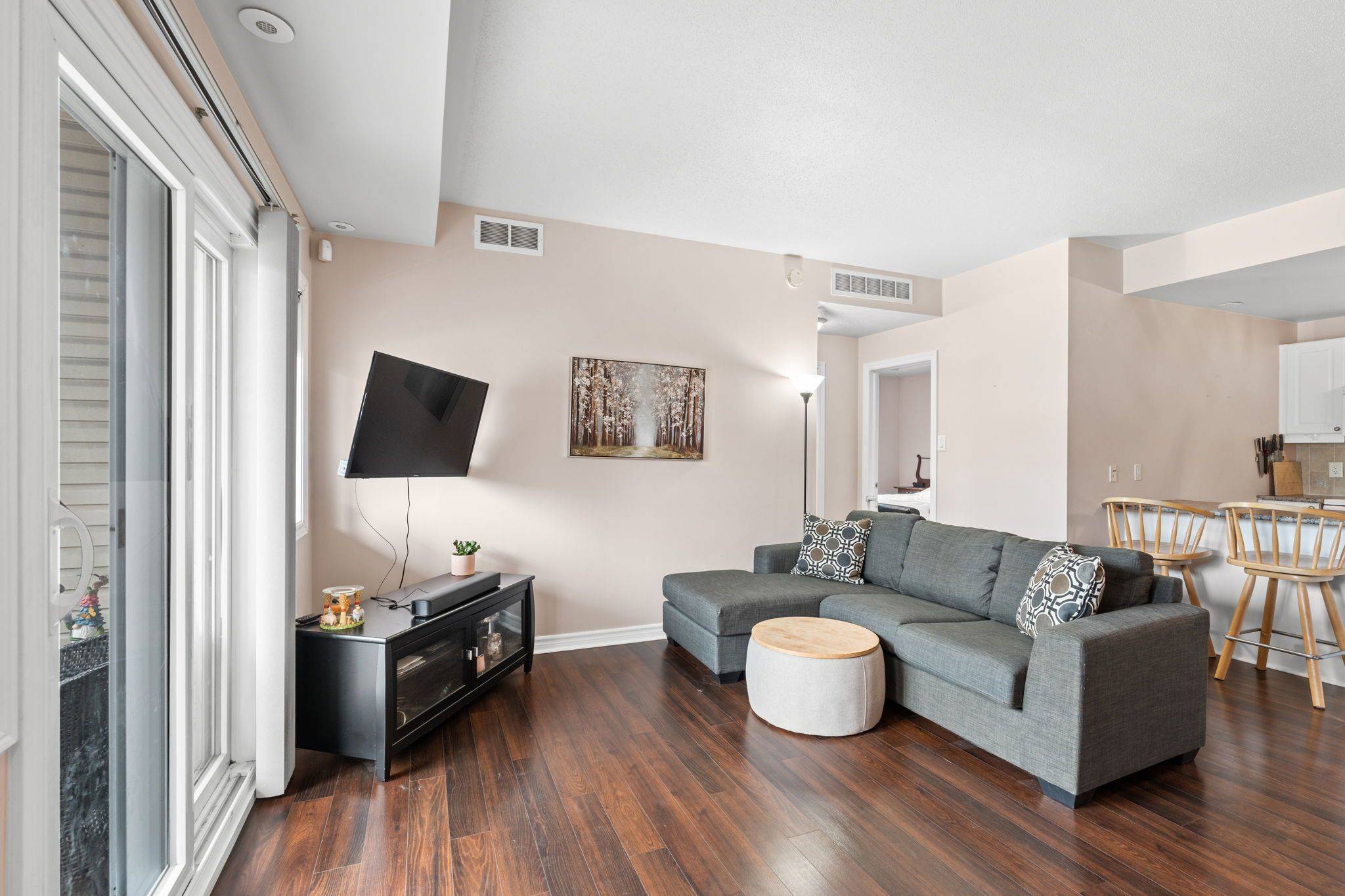 Stittsville - Munster - Richmond, ON K2S 0C7,1103 Stittsville Main ST #E