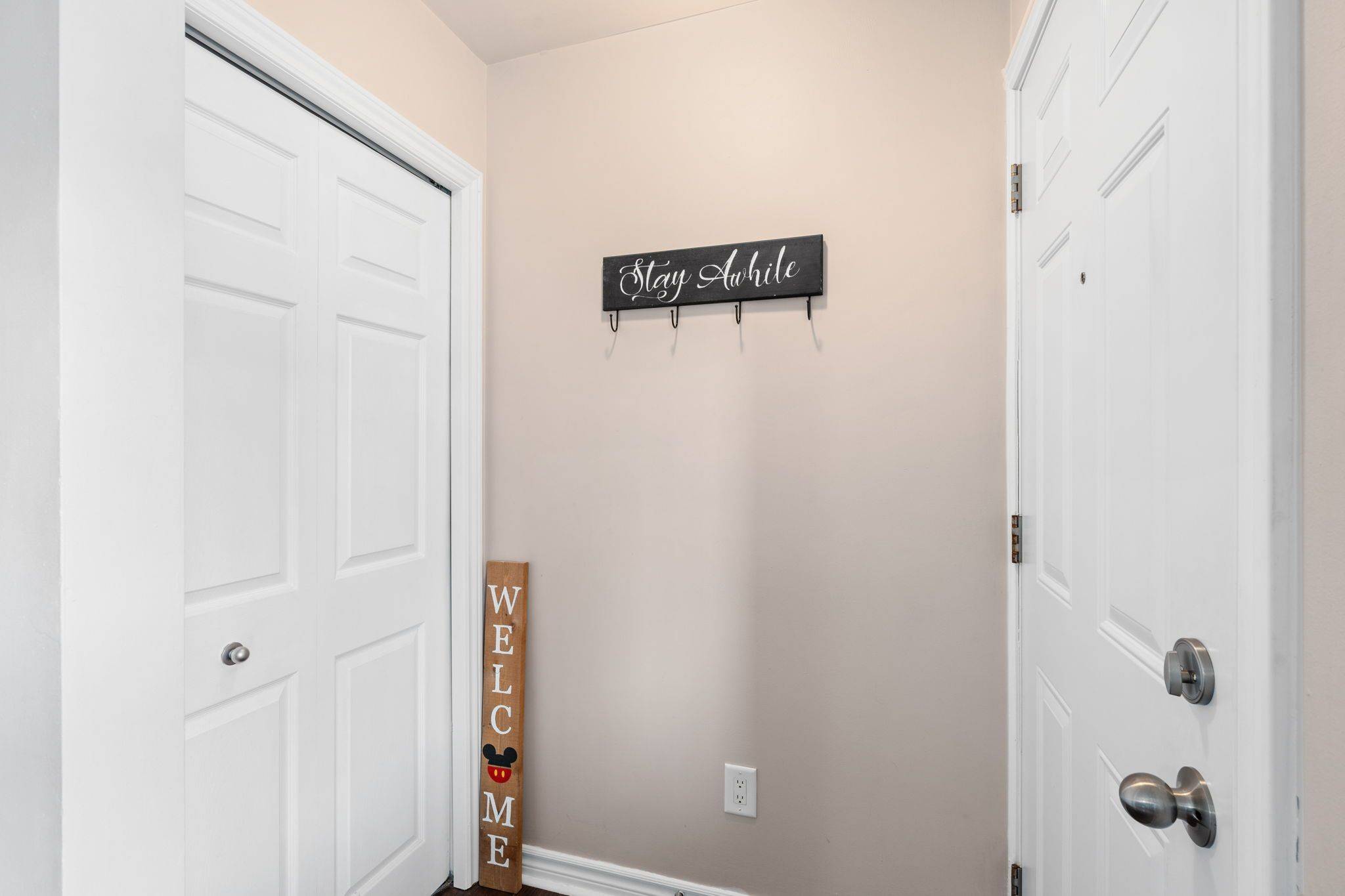 Stittsville - Munster - Richmond, ON K2S 0C7,1103 Stittsville Main ST #E