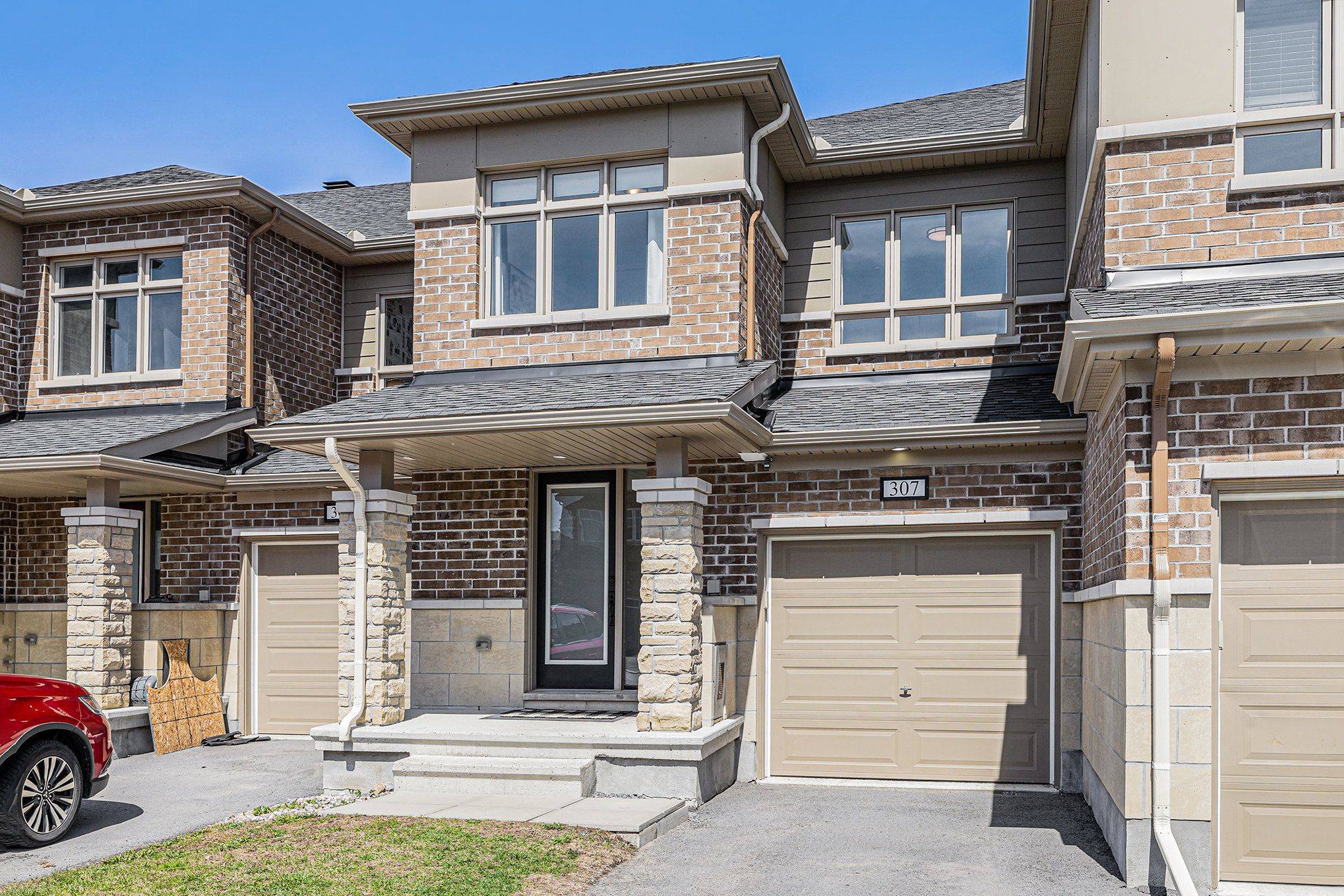 Stittsville - Munster - Richmond, ON K2S 0X8,307 Lipizzaner ST