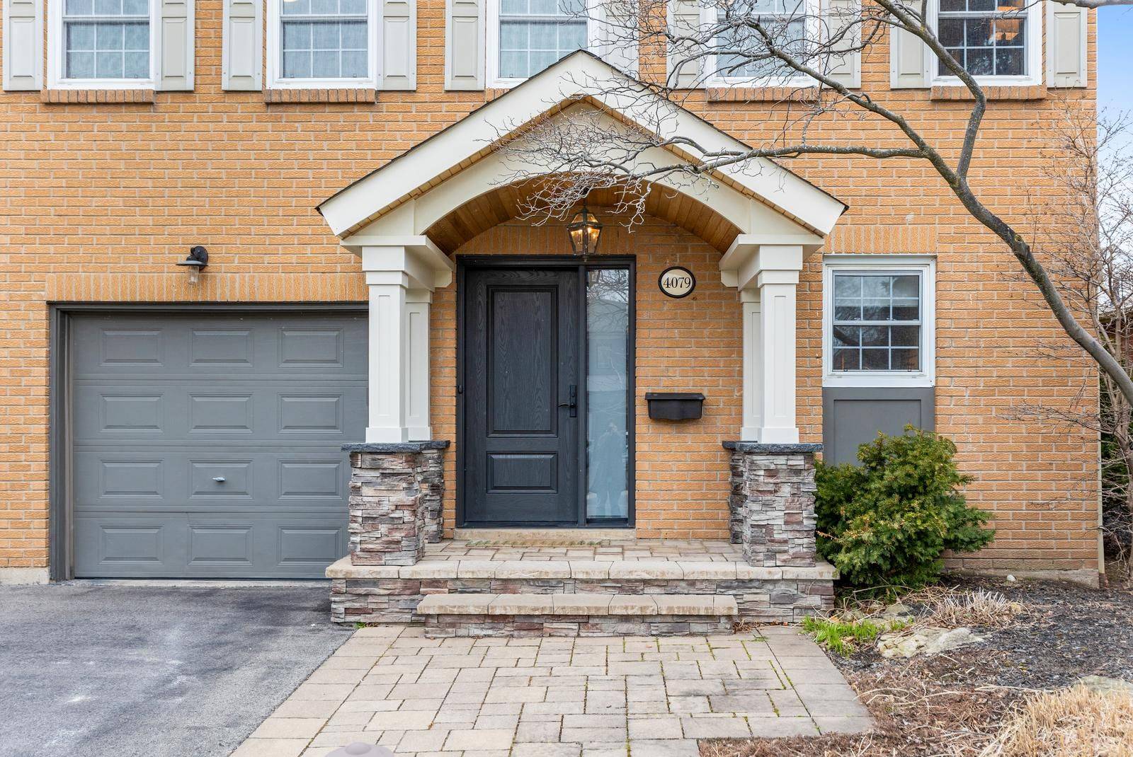 Mississauga, ON L5L 2L6,4079 Treetop CRES