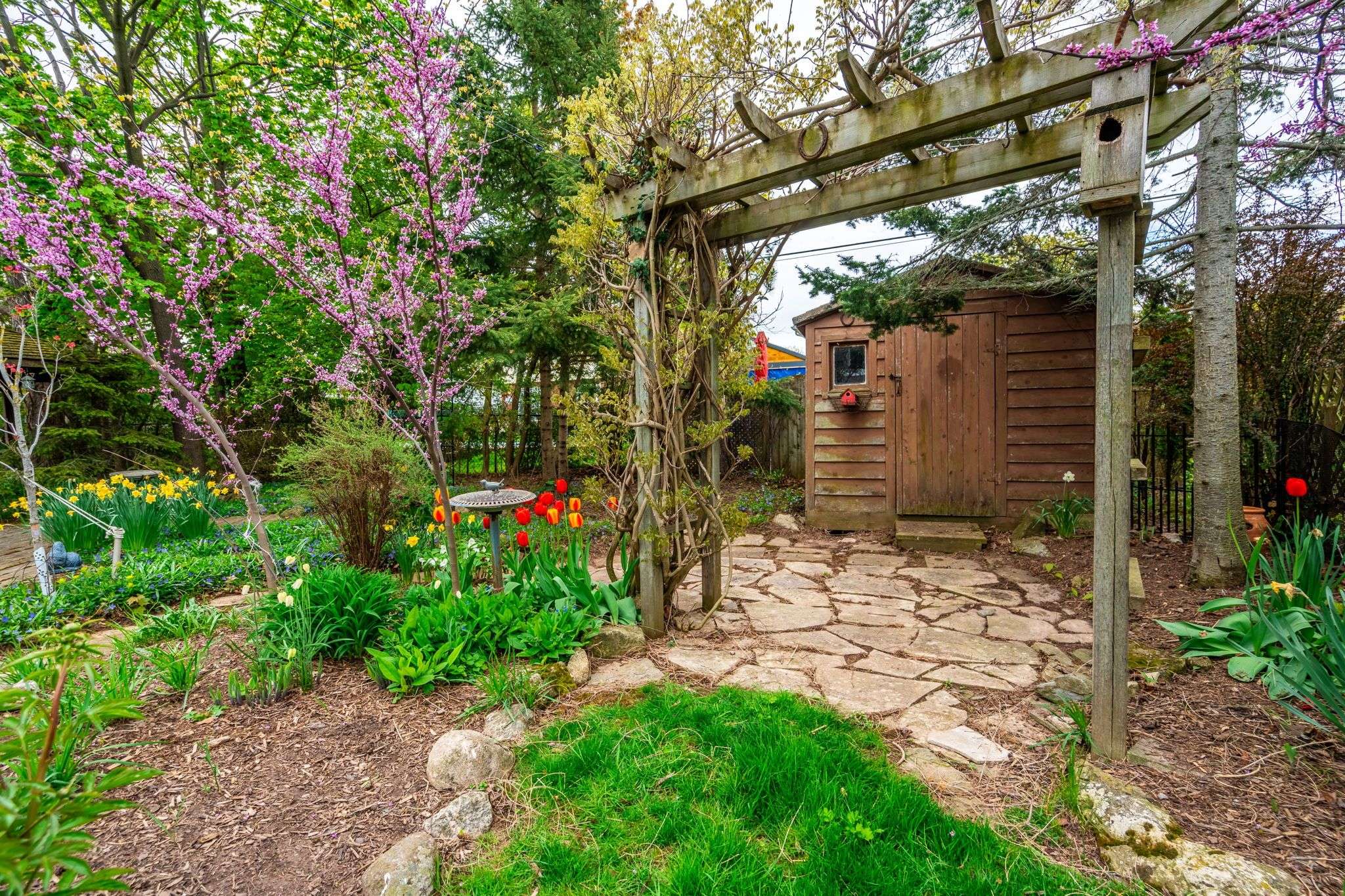Grimsby, ON L3M 2J9,5 Almond GDNS