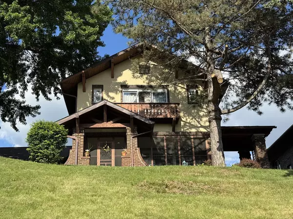 318 N 4th Street, Savanna, IL 61074