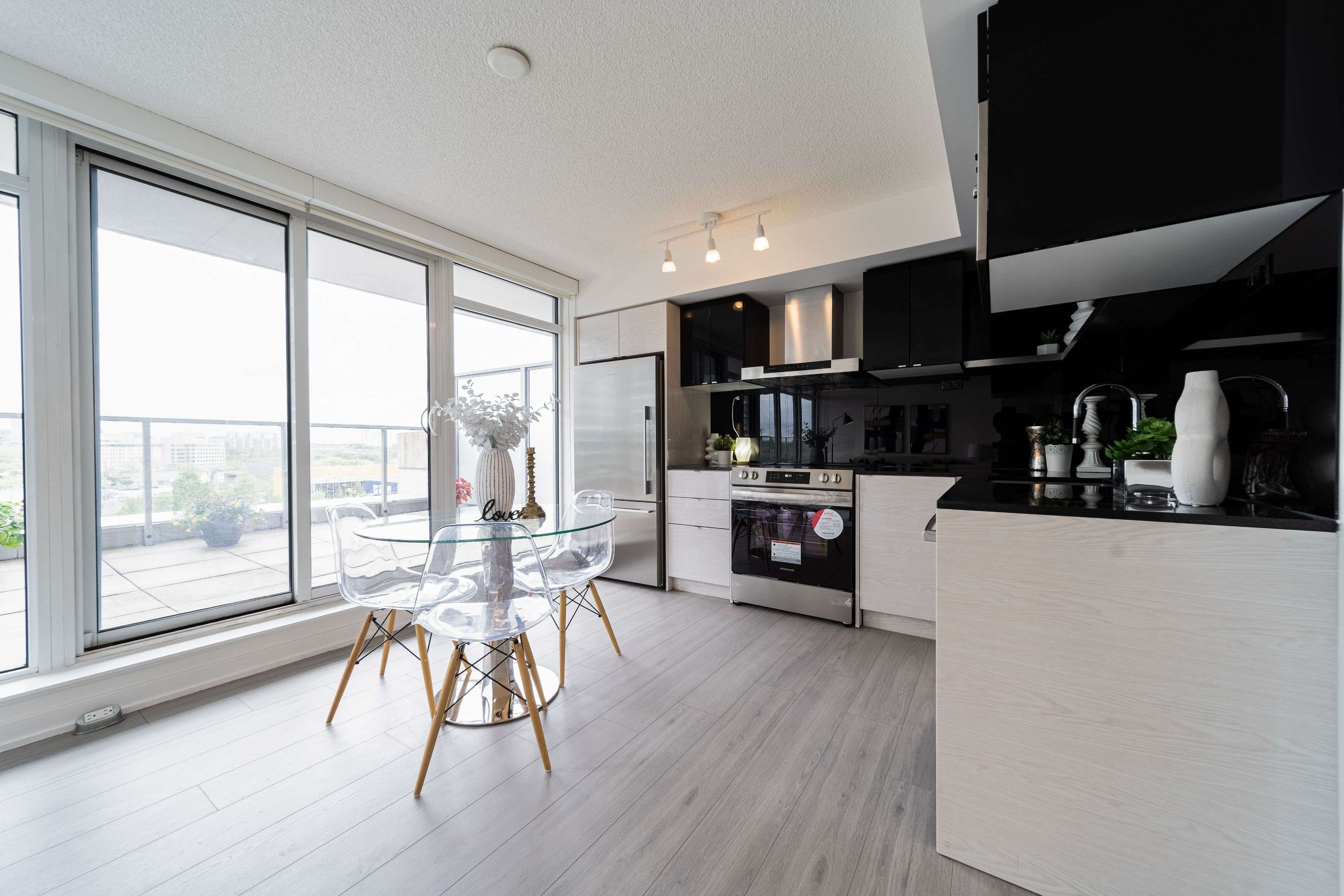 Toronto C15, ON M2K 0C4,72 Esther Shiner BLVD #317