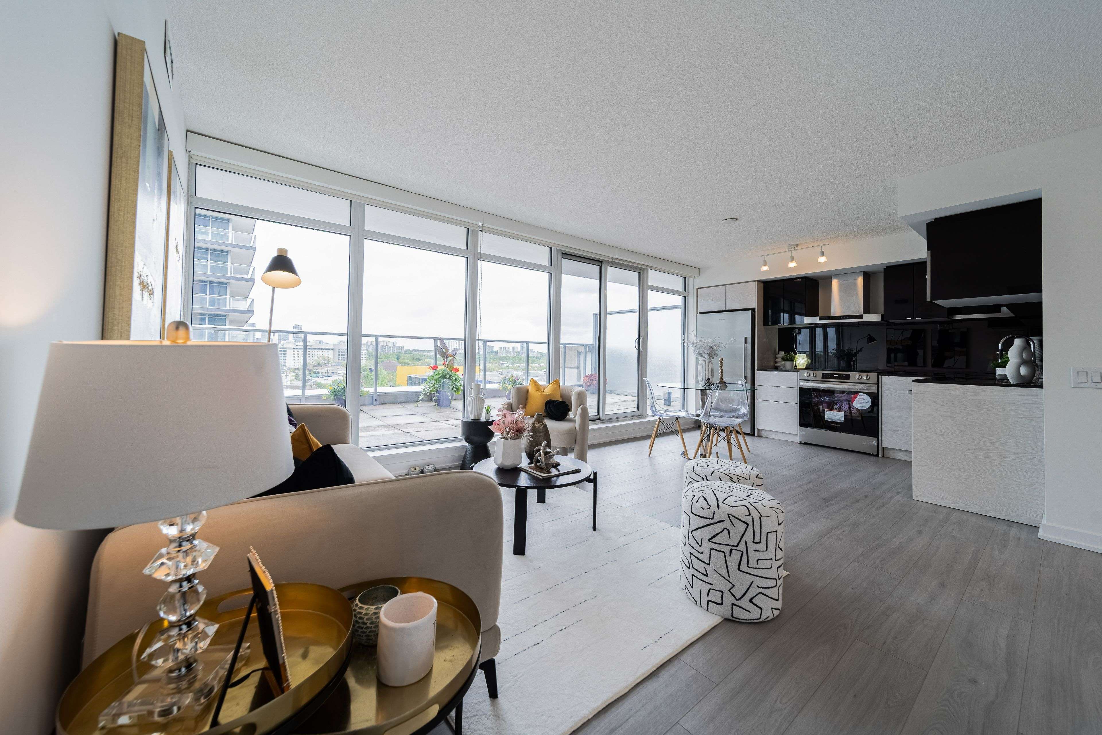 Toronto C15, ON M2K 0C4,72 Esther Shiner BLVD #317