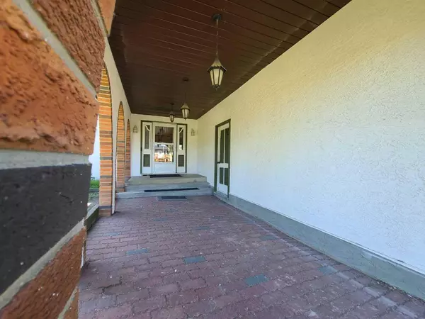 Grimshaw, AB T0H 1W0,5301 49 AVE